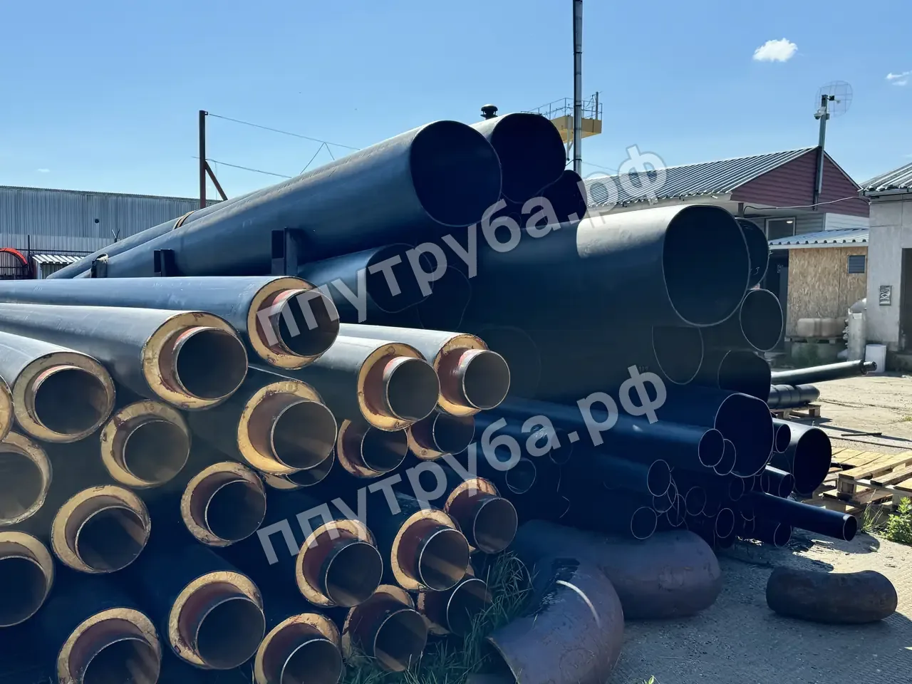 Трубы ППУ-ПЭ разных диаметров на складе